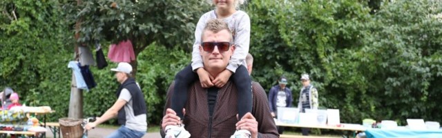 FOTOD | Uue Maailma Tänavafestivalile on vaatamata hallile ilmale kogunenud palju huvilisi