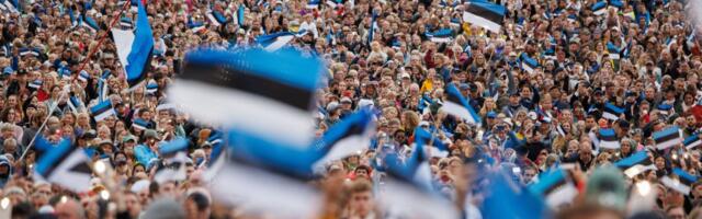 RAHAMASIN: laulupidu käis vaatamas ka tuhandeid välismaalasi. „Uskumatu atmosfäär vihmast ja külmast hoolimata.“