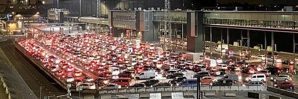 Helsingin Länsisatama sumppuuntui virolaisista – peräti 6500 matkustajaa tuli tiistaina laivoilla, vain muutamat kävivät koronatestissä