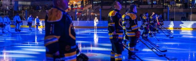 FOTOD | Tartus avati pidulikult Astri Arena liuväli, Tartu Välk 494 sai hooaja avamängus Narva PSK-lt valusa kaotuse