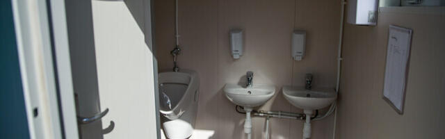 Tallinna parkides käivad teismelised vandaalid avalikke tualette lõhkumas