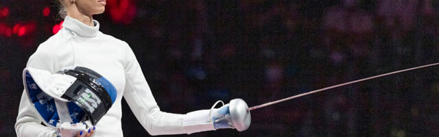 Katrina Lehis Lehis võitis Doha's epee esikoha.