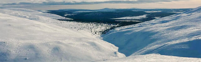 Soomes jäi inimene lumelaviini alla