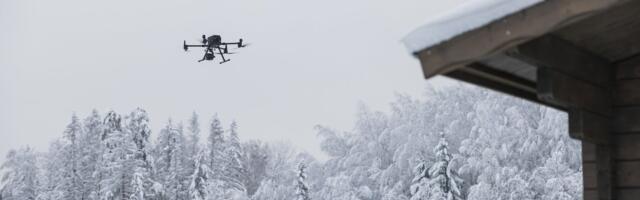 Politsei droonioperaator leidis metsast üles mehe, kes avarii järel põgenes