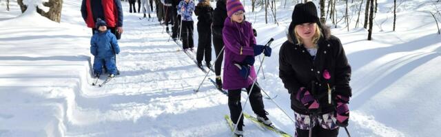 Õnnelik mõmin Karumõmmi lumelaagris