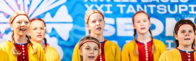 FOTOD ja VIDEO | Laulu- ja tantsupidude juht kinnitas, et kärped sellesuvist pidu ei ohusta