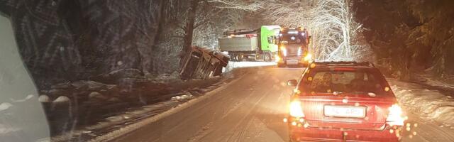 TORMIBLOGI | Lumetorm möllab üle Eesti, elektrita on ligi 500 majapidamist. Juhtunud on mitmed avariid