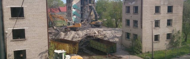 Kiviõlis lammutatakse riigi toel viimased tühjaks jäänud kortermajad