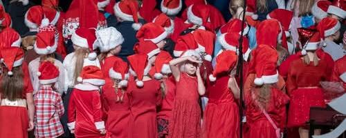 Paide Jõulukroon: päkapikkude rongkäik, kontsertprogramm, laadamelu ning 7500 piparkooki