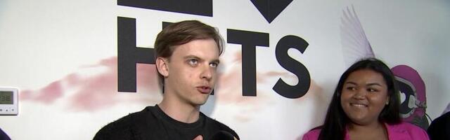 Vägev! MyHits´i saatejuhid Jüri Pootsmann ja Kristina Pärtelpoeg lendavad 11 meetri kõrguselt vette