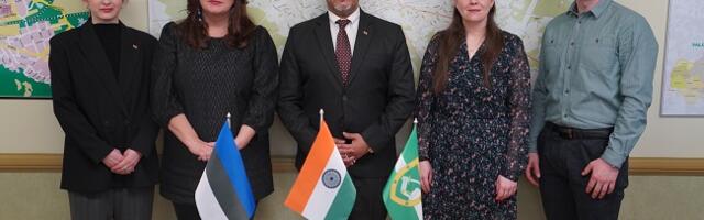 India suursaadik Eestis Ajaneesh Kumar külastas Valgat