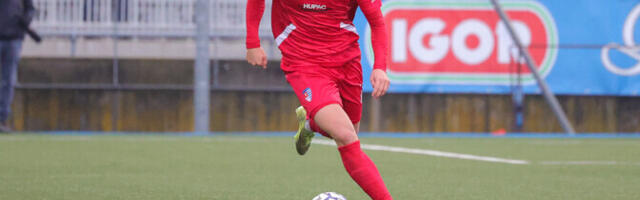 Tunjov sai uue klubiga debüüdis jala valgeks