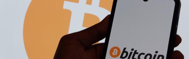 Bitcoin püsib tormisel turul tugev