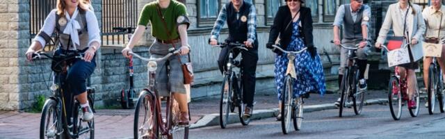 Svingiajastu jalgrattad veeresid vanalinna tänavatel
