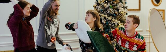 Lonitseera jõuluplaat peab pühadestampidega lustlikku lumesõda