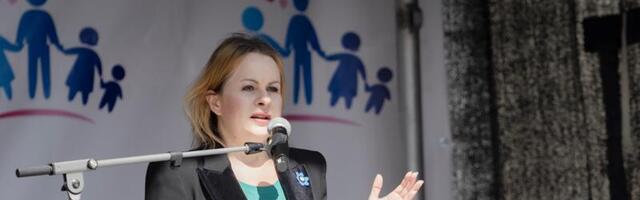 KÕNE MEELEAVALDUSEL ⟩ Maria Jufereva-Skuratovski: me ei taha leppida valitsuse valede ja teerullipoliitikaga