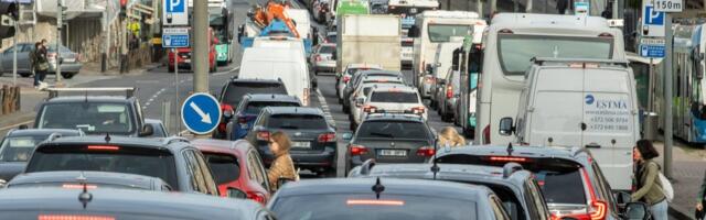 Politsei: seadus võimaldab Venemaa numbrimärgiga autode kasutajatele määrata trahvi