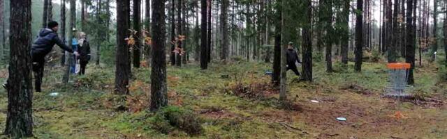 Auto vajus merre ja suitsukoni süütas pinnase