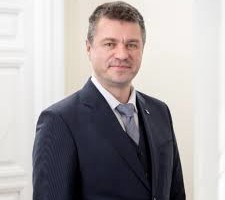 Urmas Reinsalu - Pöördun kõigi E V Riigikogu liikmete poole.