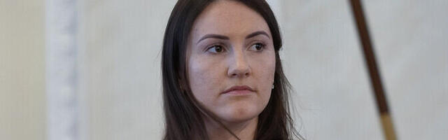 Депутат Рийгикогу во время парламентской сессии отдыхает на Бали