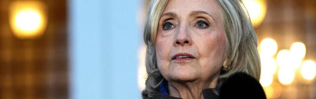 Hillary Clinton esindajatekoja komiteele_ ma ei mäleta, et oleksin kunagi Epsteiniga kokku puutunud