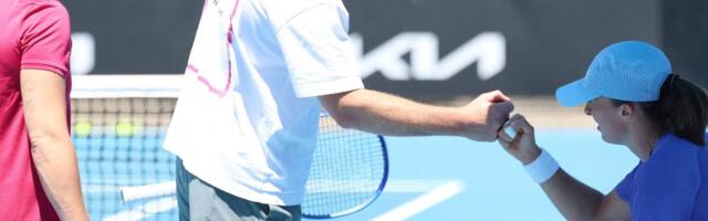 Tennisetäht Iga Swiatek lõpetas treeneriga koostöö