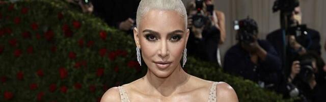 Kim Kardashianile kingitud Marilyn Monroe juuksesalk on võltsing