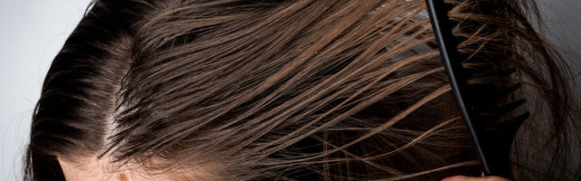 KOLM tõhusat nippi rasvaste juustega tegelemise vastu, sest igaüks meist tahab kaunis välja näha