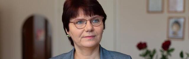 VIDEO ⟩ Teenetemärk innustab Virumaa kolldži direktorit Mare Roosilehte veelgi rohkem Ida-Virumaa haridusse panustama