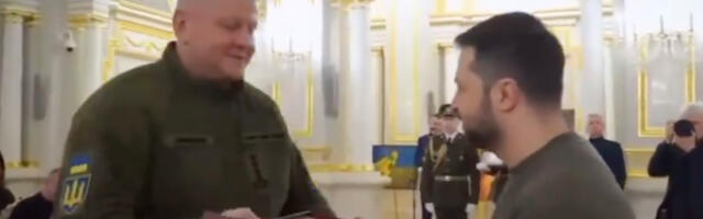 Ukraina endine armeejuht süüdistab riigi sõjalises hävingus president Zelenskit