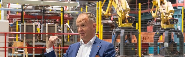 Robotid päästavad Aseri naised rängast telliste tõstmisest, kuid võtavad osalt töö