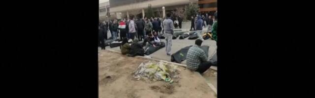 Piiri taha teavet jagavad iraanlased riskivad eluga. Väidetavalt on tapetud ligi 2000 inimest