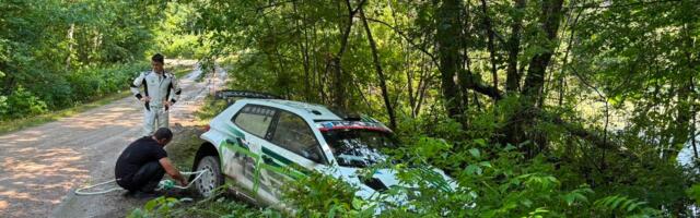 FOTOD | Delfi Rally Estoniaks valmistuv Emil Lindholm kihutas testil teelt välja