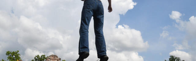 VILJANDI FOLGI AVAPÄEVAL HÜPATI MAAST LAHTI