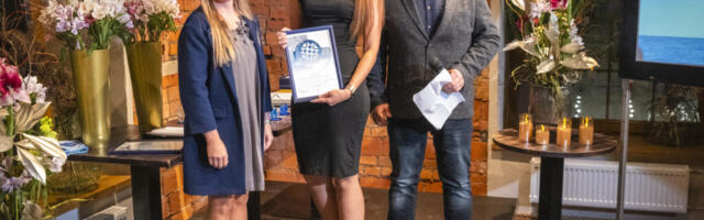 JAGATI STIPENDIUMID | Hiiumaa noortestipendiumi pälvisid Triin-Marleen Suve ja Lili Karukäpp