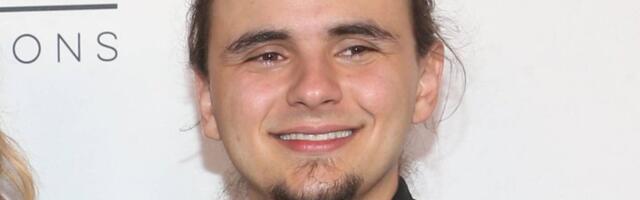 Pulmakellad helisegu! Michael Jacksoni poeg kihlus oma pikaaegse kallimaga