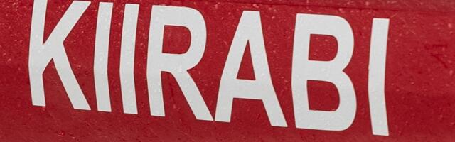 Päev liikluses_ Tartus sõitis 17-aastane neiu mootorrattaga autole tagant otsa