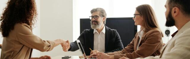 Uuring: iga kaheksas töötaja saab töö tänu tutvustele