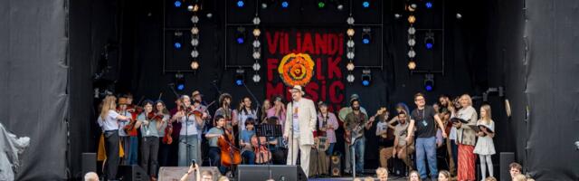 FOTOD I Viljandi pärimusmuusika festivali avapäevale kogunes varasemast rohkem publikut