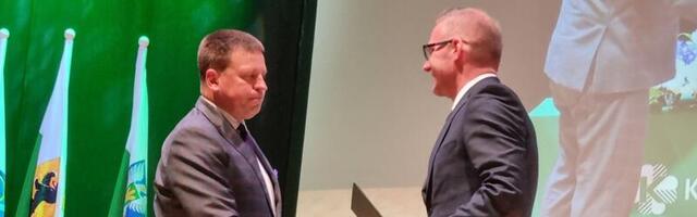 TÖÖINIMESTE HEAOLU JA ÕIGUS I Eesti Keskerakond ja Eesti Ametiühingute Keskliit sõlmisid koostööleppe