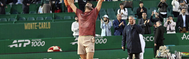 Monaco tennisetäht rõõmustas kodupublikut maailma viienda mehe alistamisega