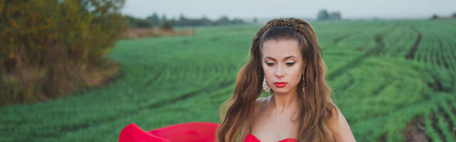 JUST SEE ON PÕHJUS, miks peaks iga naine kandma punast kleiti!