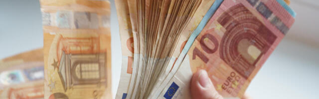 Tervisekassa läks uuele raharaiskamisringile – 35 000 euro eest otsitakse uue bossi otsijat