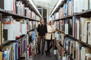 Täiesti uus ingliskeelne kunstiajakiri