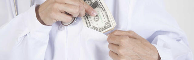 Arstidele anti altkäemaksu COVID-i vaktsineerimise sundimise eest