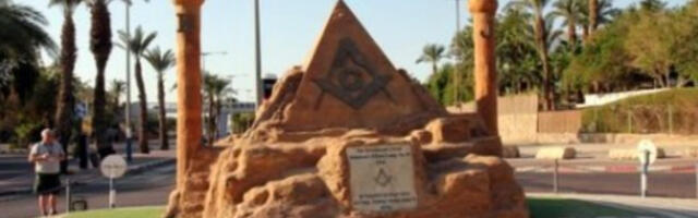 Vabamüürlussümboli kaksiksammaste esoteeriline tähendus: Boaz ja Jachin