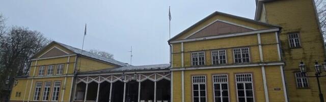 Kuressaare kuursaali uued omanikud taastavad sammhaaval hoone ajaloolist ilmet