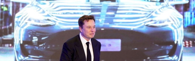 Musk lubas odavat autot – Tesla väärtus kukkus kolinal