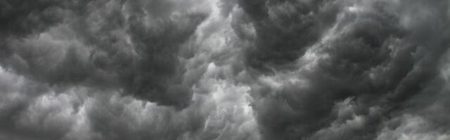 NEBO ĆE SE OTVORITI, STIŽE NEVREME U SRBIJU! Srbija je SADA U CRVENOM, evo KAD ĆE UDARITI GROMOVI I OLUJA! (MAPE)