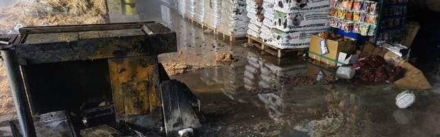 Kohtla-Järve Vironia keskuses süttis ehituspood